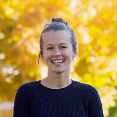 Joanna Maulbeck headshot