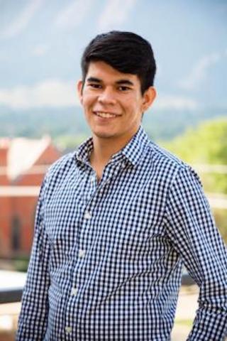 luis ornelas headshot